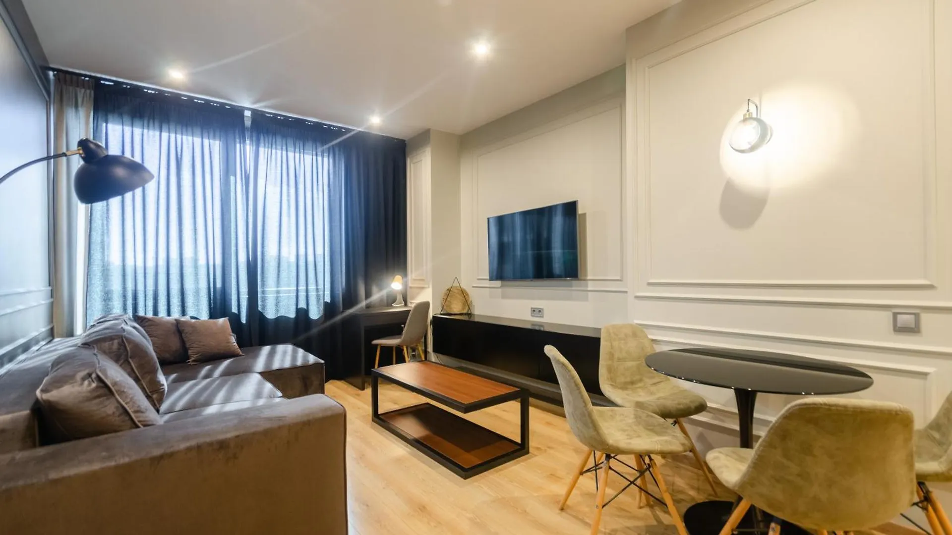 Petrovdom Apartments 17-183A In Rc New York Concept House, Antonovycha 74 基輔